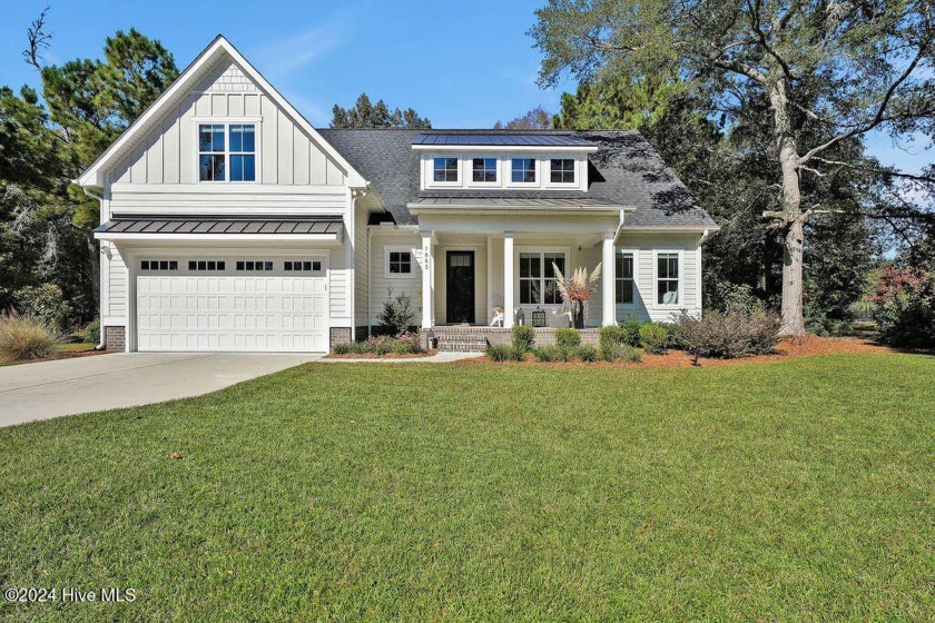 This beautifully upgraded 3-bedroom, 3.5-bath home, sits on a - Beach Home for sale in Supply, North Carolina on Beachhouse.com