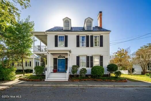 Step into a piece of history with the Smallwood-Duffy House, an - Beach Home for sale in New Bern, North Carolina on Beachhouse.com