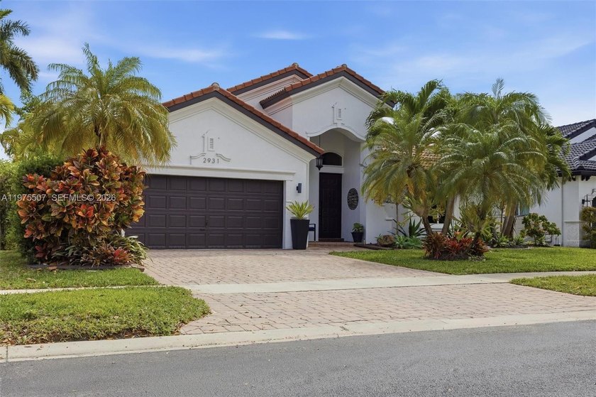 Gorgeous one-story residence featuring 3 bedrooms and 2.5 - Beach Home for sale in Miramar, Florida on Beachhouse.com