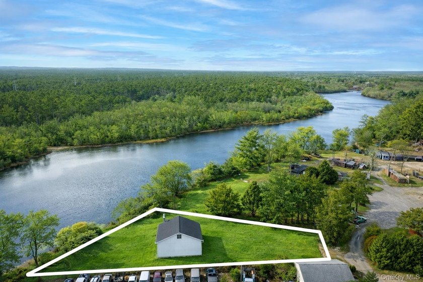 Riverfront Corridor Mixed-Use Property Prime mixed-use property - Beach Lot for sale in Riverhead, New York on Beachhouse.com