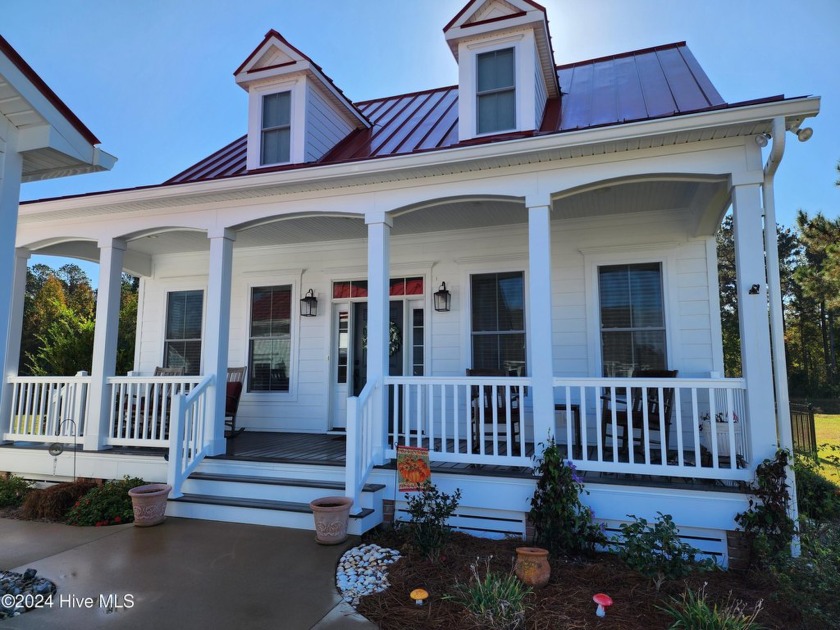 This amazing custom-built home by Mike Maher, nestled in the - Beach Home for sale in New Bern, North Carolina on Beachhouse.com