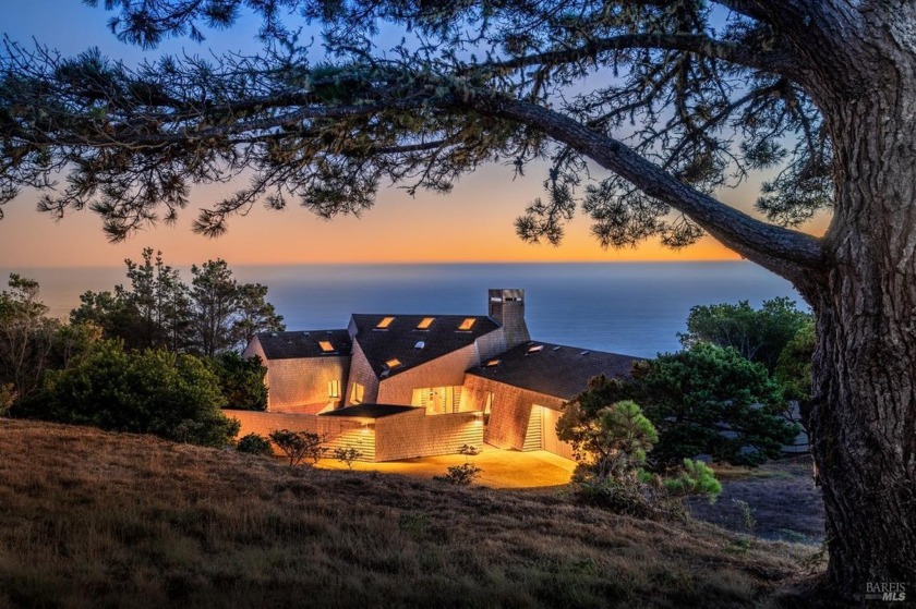 Inspiring architecture with stunning ocean views and coastline - Beach Home for sale in Sea Ranch, California on Beachhouse.com