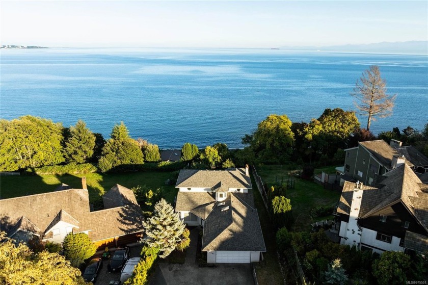 Stunning seascape views from this beautiful home/subdividable - Beach Home for sale in Colwood,  on Beachhouse.com