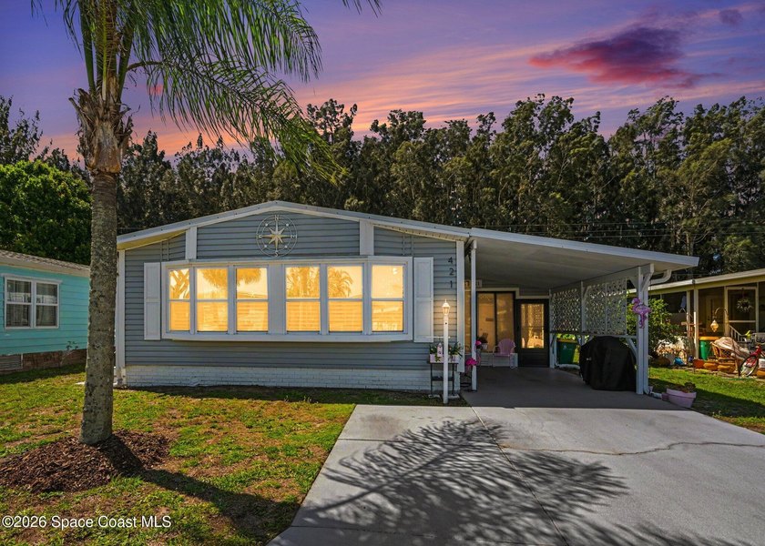 Welcome to easy coastal living in Barefoot Bay! This - Beach Home for sale in Barefoot Bay, Florida on Beachhouse.com