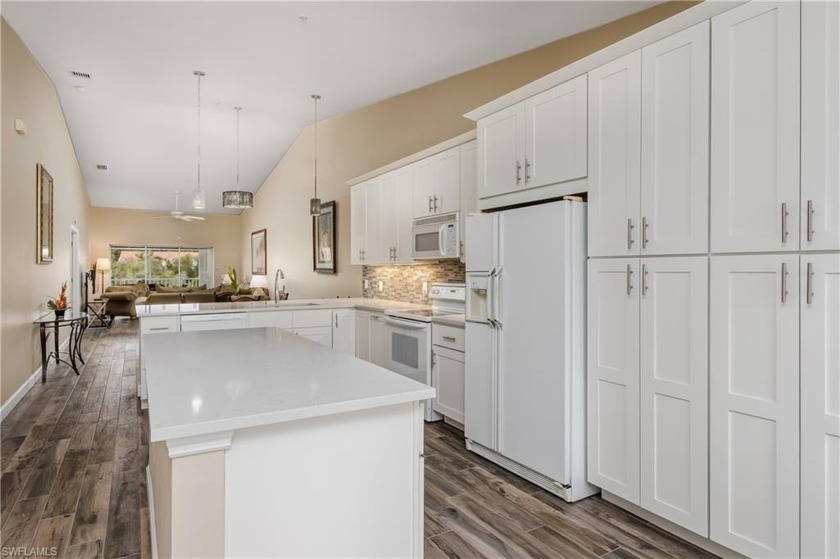 Absolutely stunning DREAM KITCHEN!!! This beautiful 2BR/2B - Beach Home for sale in Naples, Florida on Beachhouse.com