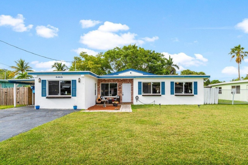 AMAZING OPPORTUNITY on this 3/2 canal front home on the - Beach Home for sale in Margate, Florida on Beachhouse.com