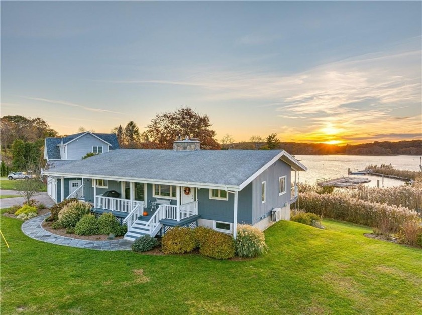 Extraordinary residence in Briggs Farm that has been completely - Beach Home for sale in Narragansett, Rhode Island on Beachhouse.com