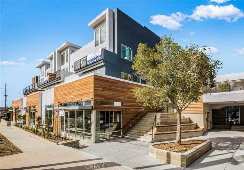 Sophisticated, this one level, two bedrooms and two full baths - Beach Condo for sale in Redondo Beach, California on Beachhouse.com