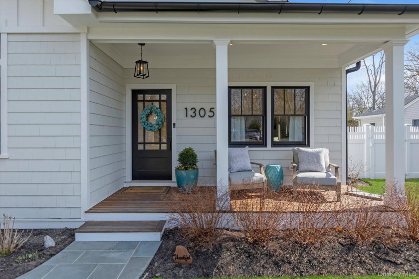 North Fork beach cottage with a Craftsman feel is 2023 - Beach Home for sale in Mattituck, New York on Beachhouse.com