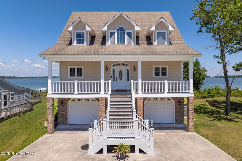 Nestled along the shores of the New River in the growing - Beach Home for sale in Sneads Ferry, North Carolina on Beachhouse.com