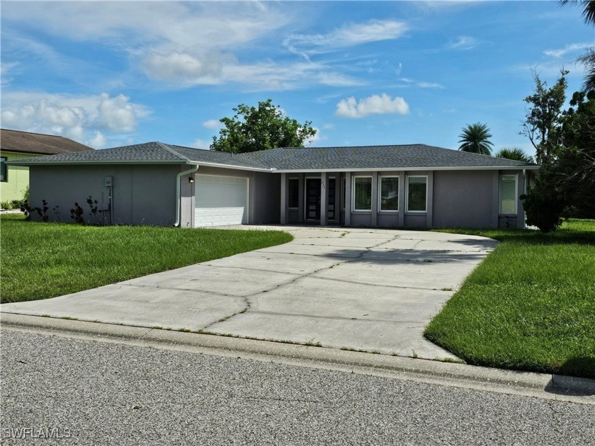 Welcome to this stunning, freshly remodeled 3-bedroom - Beach Home for sale in Rotonda West, Florida on Beachhouse.com