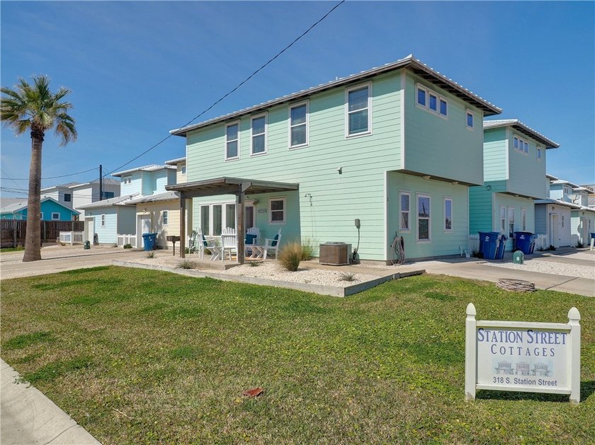 This exceptional in-town coastal retreat is not only a beautiful - Beach Condo for sale in Port Aransas, Texas on Beachhouse.com