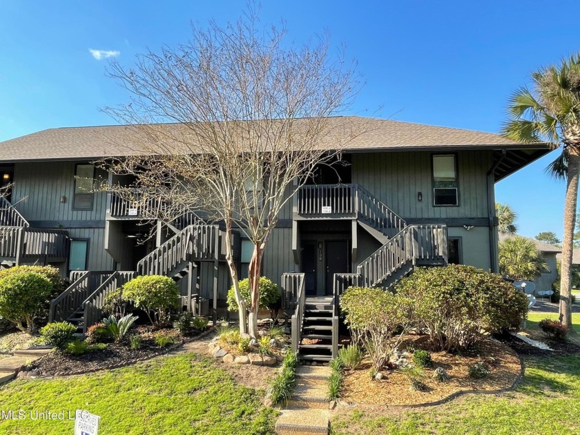 Welcome to this peaceful sanctuary! This delightful one-bedroom - Beach Condo for sale in Diamondhead, Mississippi on Beachhouse.com