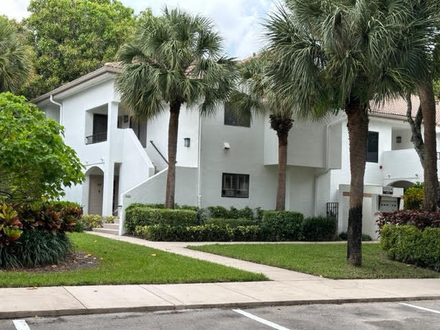 HIGHLY DESIRABLE BOBBY JONES APARTMENT. WALKING DISTANCE TO WEST - Beach Condo for sale in Delray Beach, Florida on Beachhouse.com