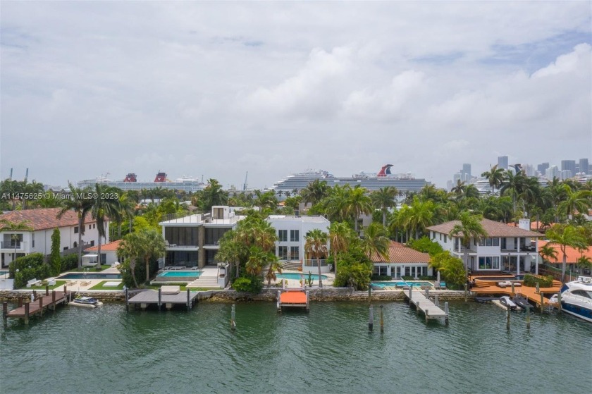 Welcome to the prestigious Palm Island Waterfront Paradise! This - Beach Home for sale in Miami Beach, Florida on Beachhouse.com