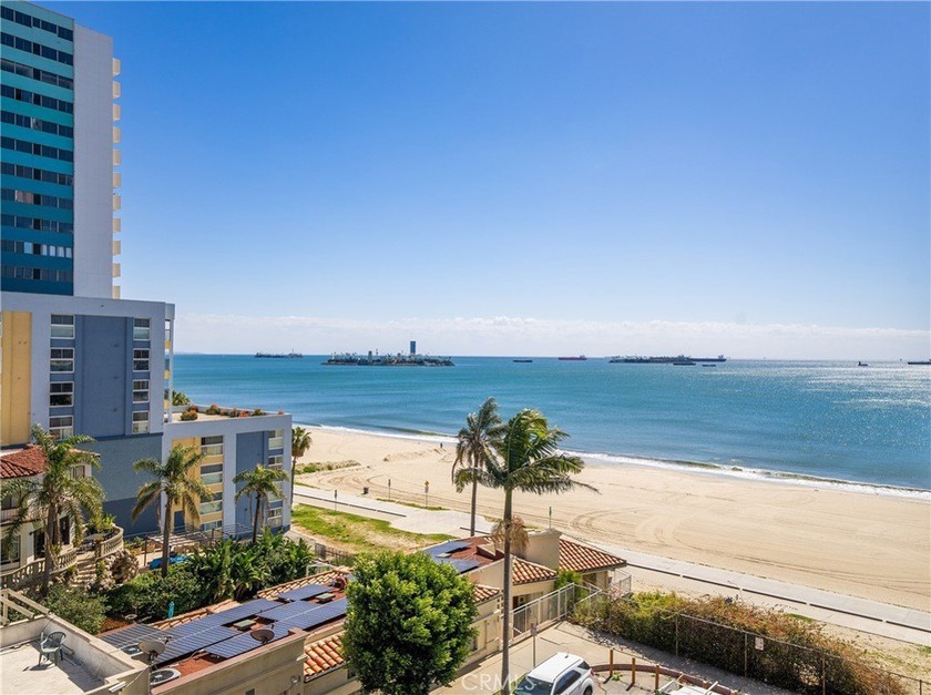 Welcome to your beachfront oasis! Situated in a prime location - Beach Condo for sale in Long Beach, California on Beachhouse.com