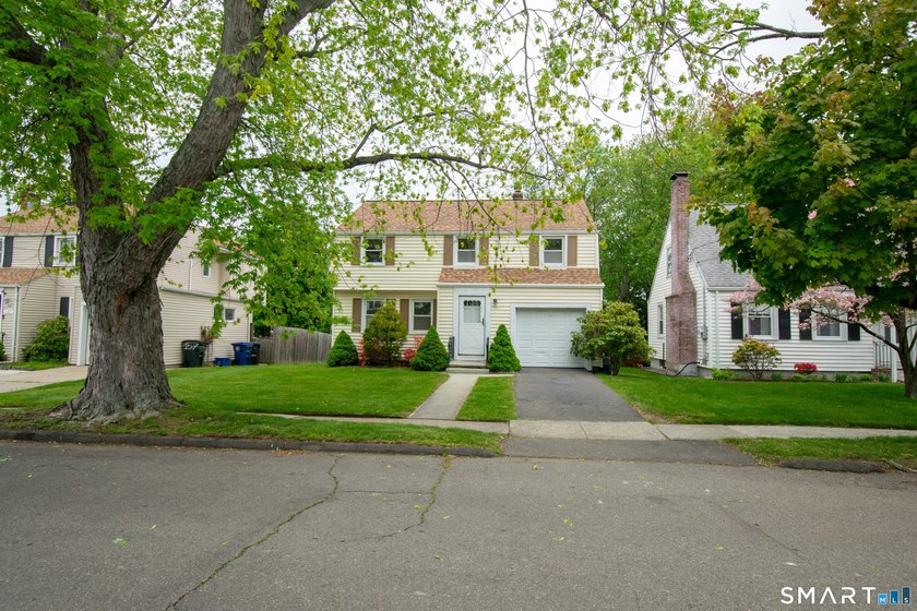 West Haven | West Shore Community | 3 BD / 2 BA + Office | 1,557 - Beach Home for sale in West Haven, Connecticut on Beachhouse.com