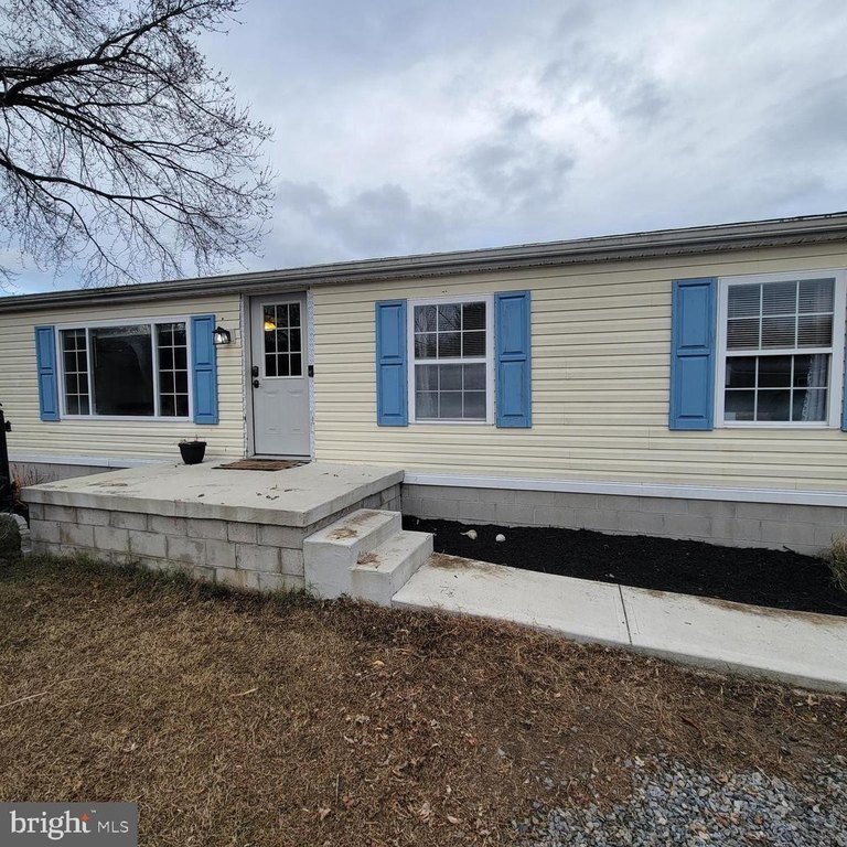 Extremely SPACIOUS home with over 1900 sq. ft. of living space - Beach Home for sale in Ocean View, Delaware on Beachhouse.com