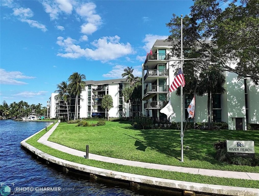 Direct riverfront interior corner, top floor - spectacular - Beach Condo for sale in Fort Lauderdale, Florida on Beachhouse.com