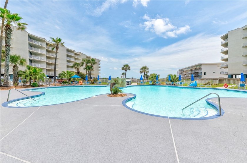 Endless Views from the comfort of your bed. This 5th floor condo - Beach Condo for sale in Port Aransas, Texas on Beachhouse.com