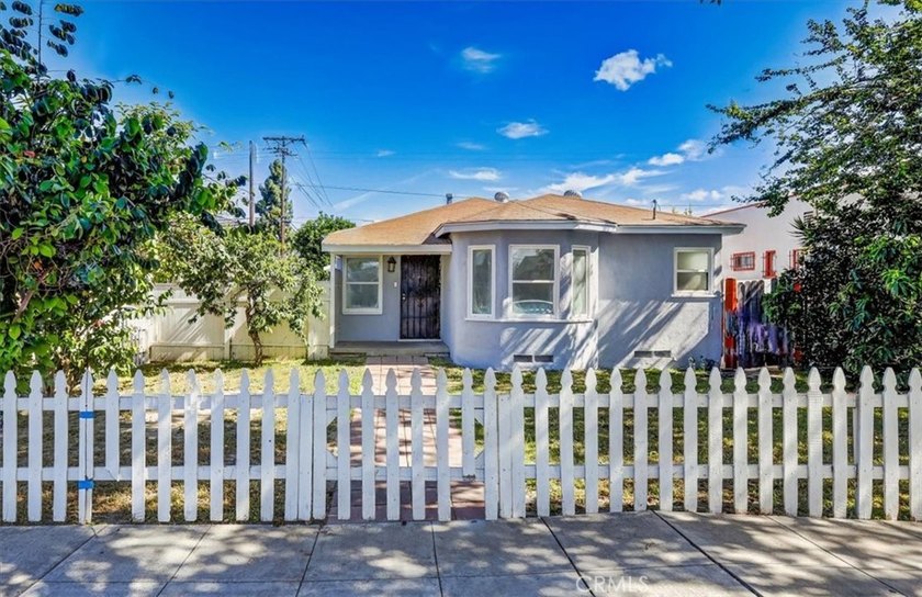 GREAT OPPORTUNITY FOR THIS ADORABLE HOUSE W/ DETACHED RUMPUS - Beach Home for sale in Long Beach, California on Beachhouse.com