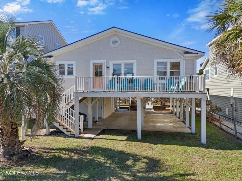 If your client is looking for a canal home that is compact and - Beach Home for sale in Holden Beach, North Carolina on Beachhouse.com