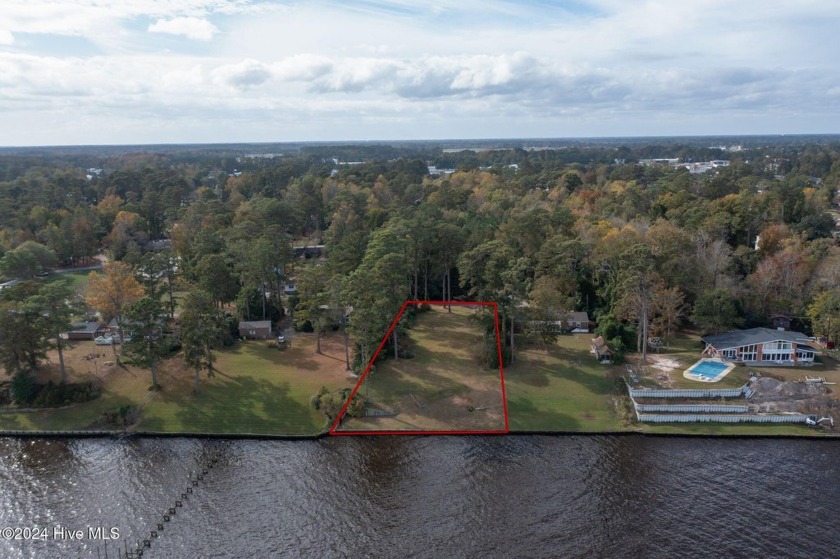 Discover the opportunity to build your dream home on this - Beach Lot for sale in New Bern, North Carolina on Beachhouse.com