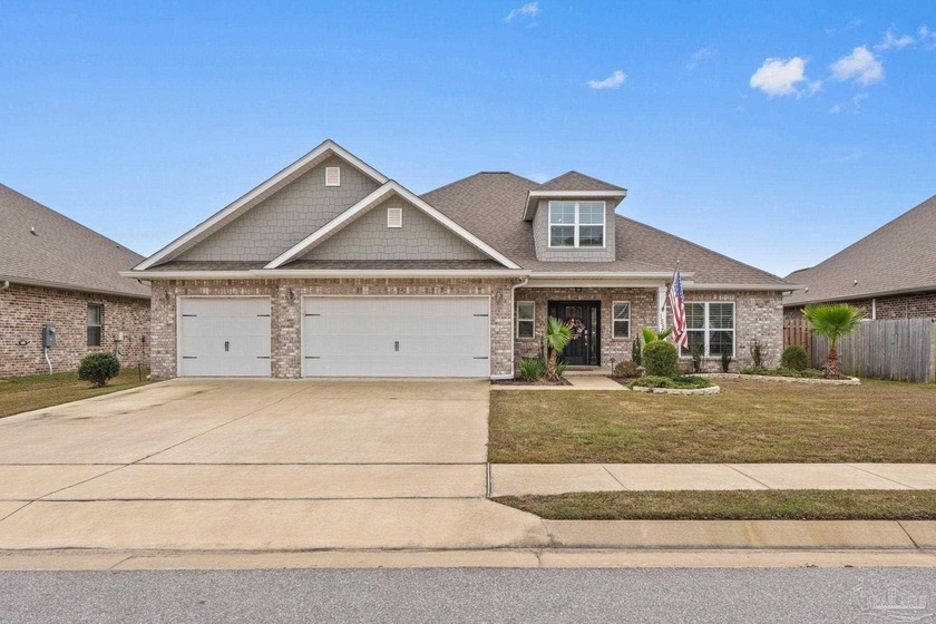 Welcome to this well-maintained home located in the desirable - Beach Home for sale in Gulf Breeze, Florida on Beachhouse.com