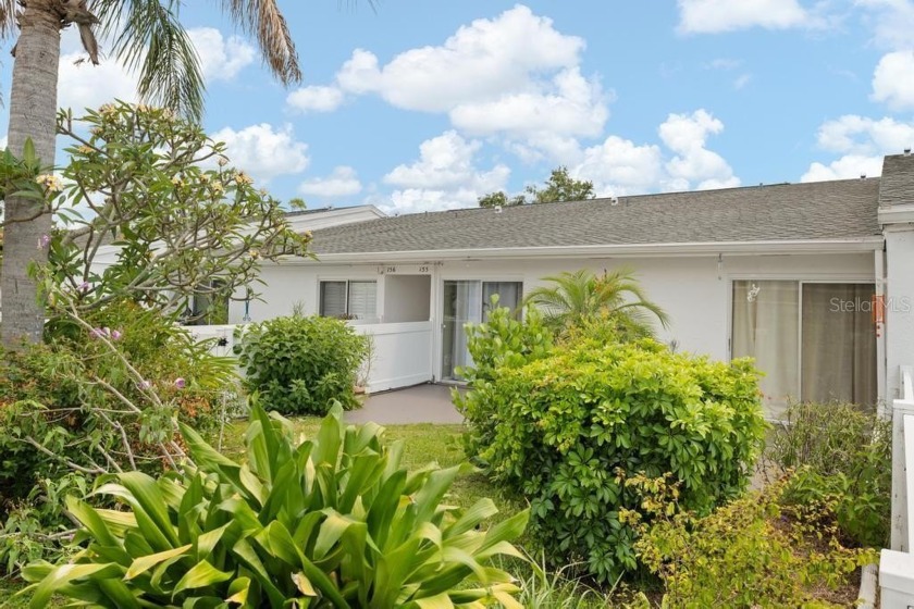 This 2 bedroom 2 bath villa includes both a front and back patio - Beach Condo for sale in Largo, Florida on Beachhouse.com