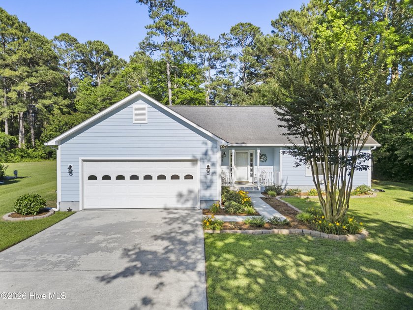 Come look at this immaculate 1532 heated sqft home in Swansboro - Beach Home for sale in Swansboro, North Carolina on Beachhouse.com