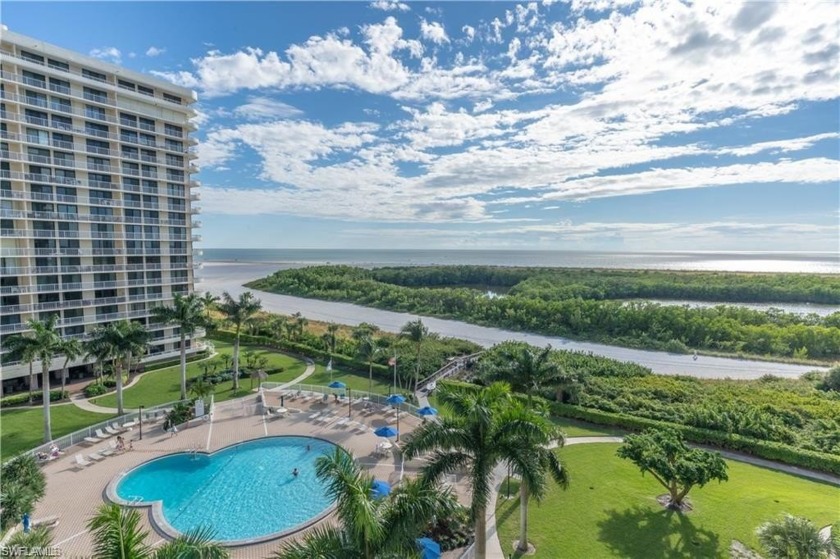 Beachfront condo with 2 bedrooms and 2 bathroom. Spectacular - Beach Condo for sale in Marco Island, Florida on Beachhouse.com