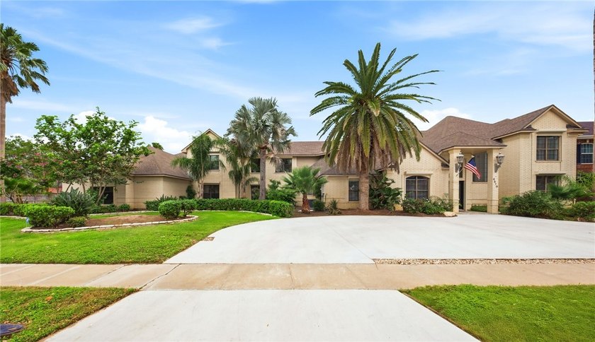 One of the finest homes in The Lakes community, this exceptional - Beach Home for sale in Corpus Christi, Texas on Beachhouse.com