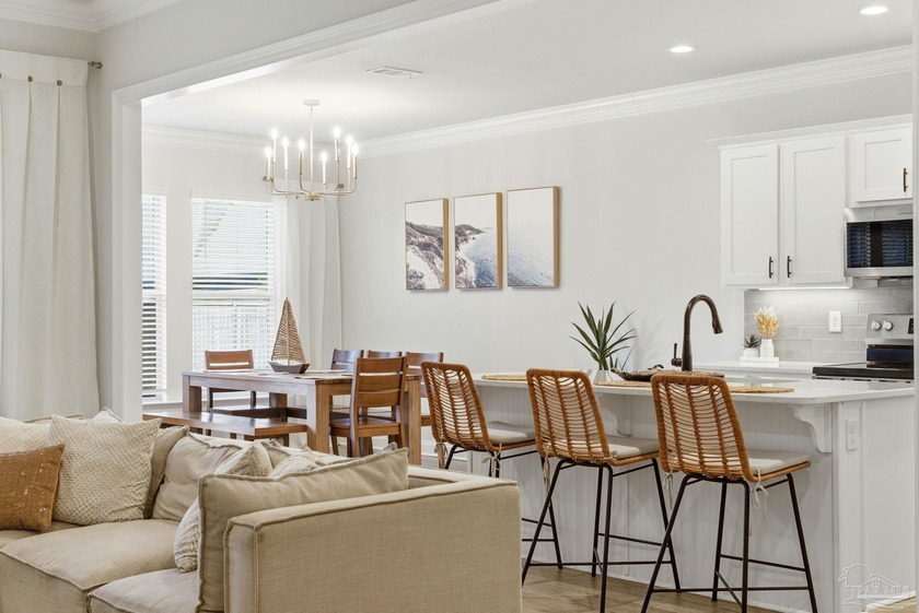 Back on market. Buyer financing fell through! Remarkable design - Beach Home for sale in Gulf Breeze, Florida on Beachhouse.com