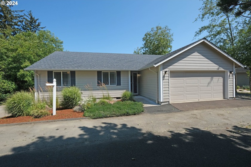 Located on a serene street in highly desired Lincoln City! - Beach Home for sale in Lincoln City, Oregon on Beachhouse.com