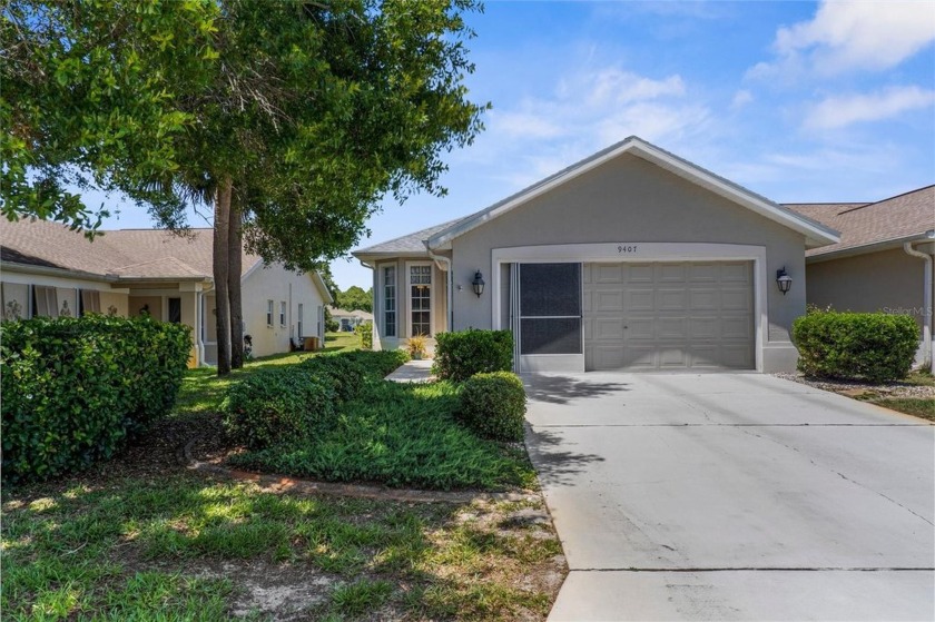 2 Bedrooms + 2 Bathrooms + 2 Car garage + New Roof + New A/C!! - Beach Home for sale in Weeki Wachee, Florida on Beachhouse.com