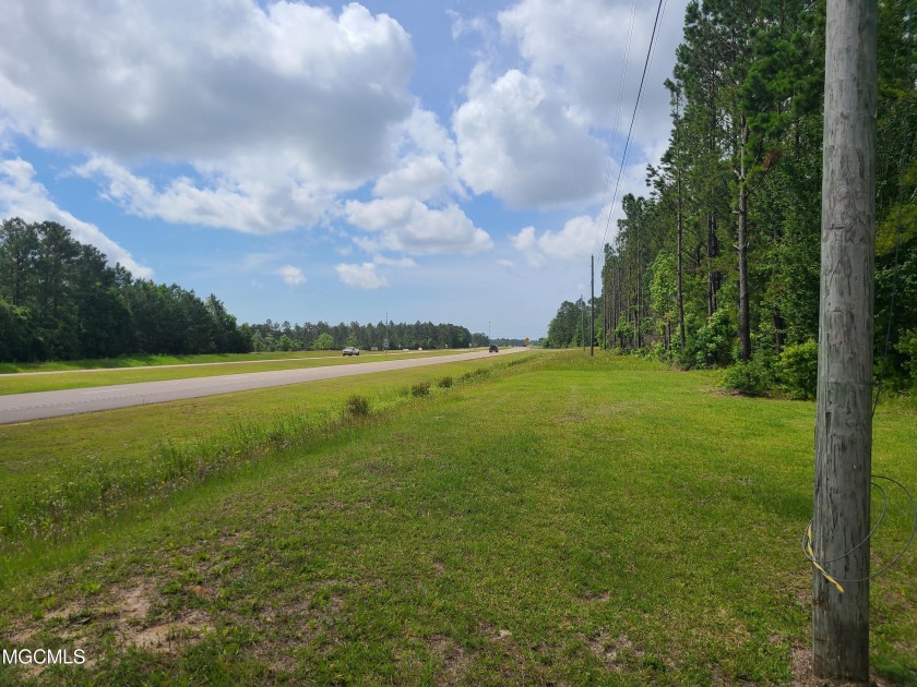 Prime development opportunity with 403 feet on Highway 605 & 607 - Beach Acreage for sale in Gulfport, Mississippi on Beachhouse.com