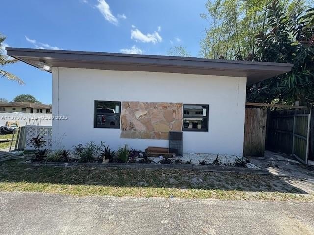 Outstanding investment opportunity in the desirable Shula Vista - Beach Townhome/Townhouse for sale in Fort Lauderdale, Florida on Beachhouse.com