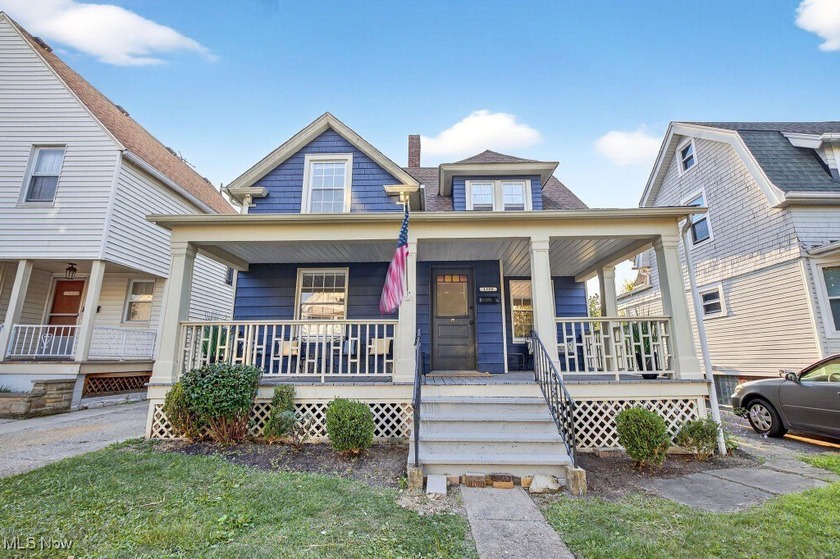 Stunning renovated Edgewater/Clifton colonial featuring 4 - Beach Home for sale in Cleveland, Ohio on Beachhouse.com