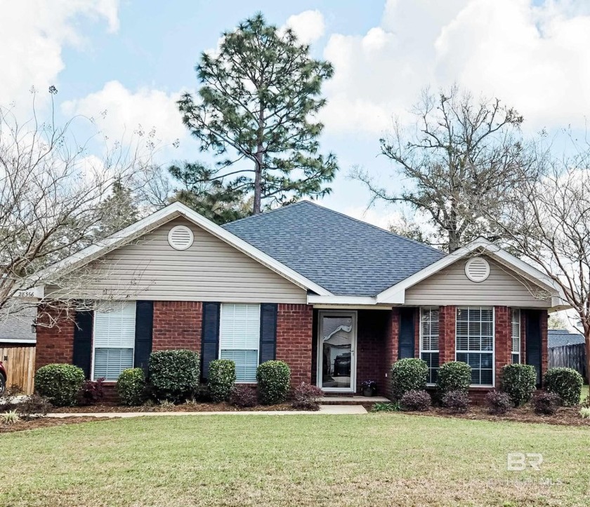 LOOK AT THIS DEAL!!!!Charming 3-Bedroom, 2-Bathroom Home in Bay - Beach Home for sale in Daphne, Alabama on Beachhouse.com