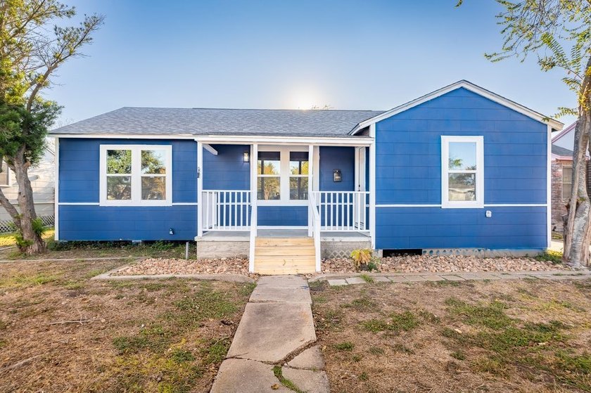 Welcome to this beautifully updated 3-bedroom, 2-bathroom home - Beach Home for sale in Corpus Christi, Texas on Beachhouse.com