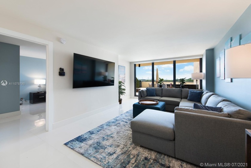 Lease-in-place investment property.  Exquisitely renovated 1 - Beach Condo for sale in Miami Beach, Florida on Beachhouse.com