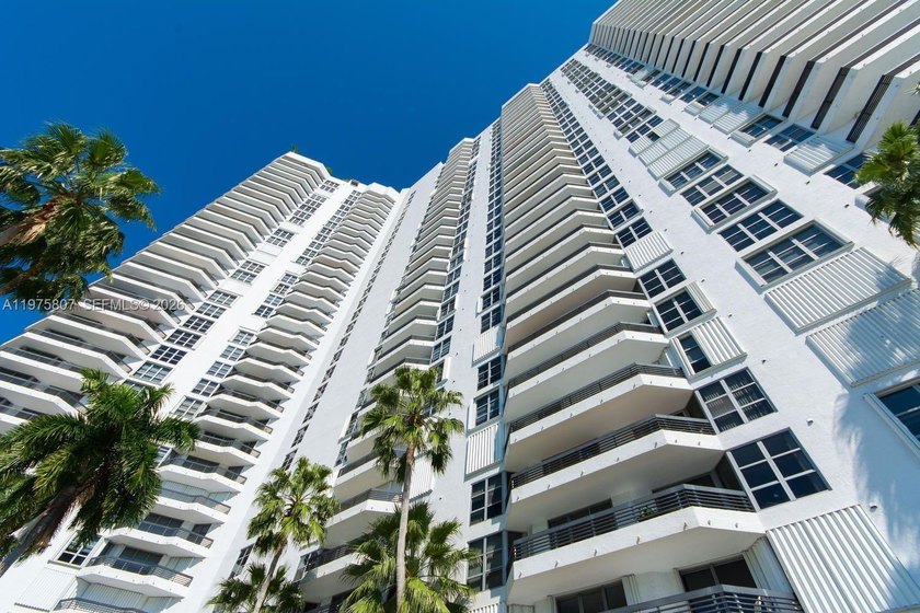 Great price, 2 beds/2 baths. Enjoy the intracoastal views - Beach Condo for sale in Aventura, Florida on Beachhouse.com