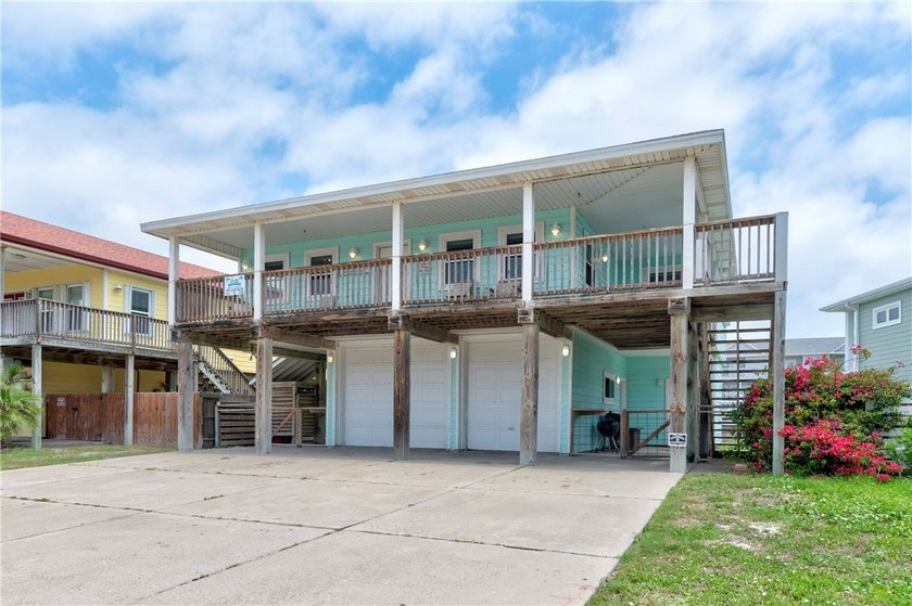 IN-TOWN WITH THE BEST PORCHES, PLUS BEACH ACCESS! 4 bedrooms, 3 - Beach Home for sale in Port Aransas, Texas on Beachhouse.com
