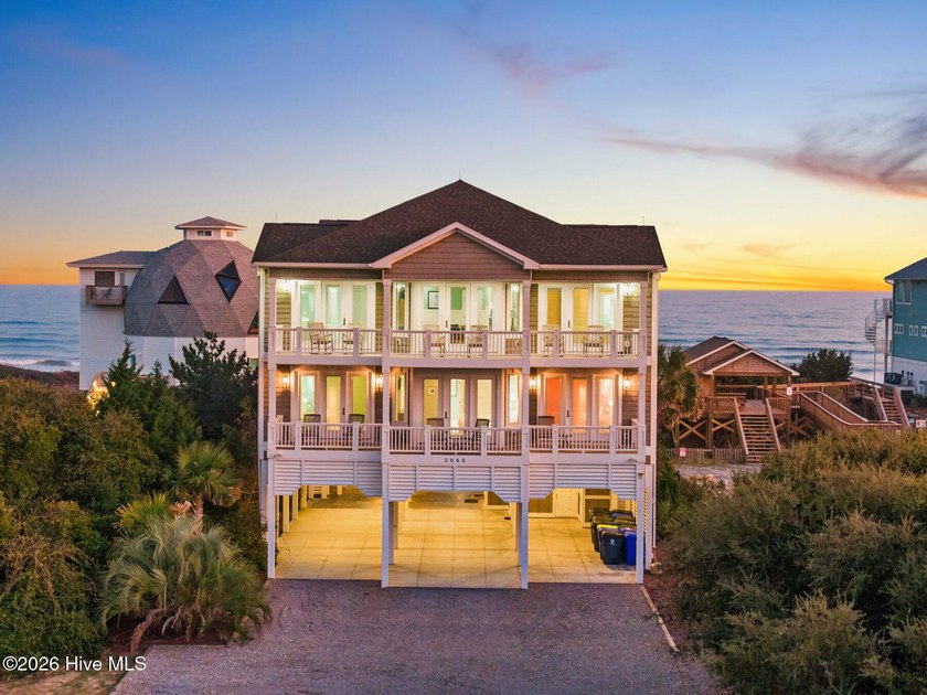 Welcome to Southern Grace, an extraordinary oceanfront estate in - Beach Home for sale in North Topsail Beach, North Carolina on Beachhouse.com