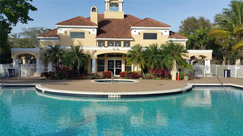 Built on a large natural forest and overlooking a real lake - Beach Condo for sale in Oakland Park, Florida on Beachhouse.com