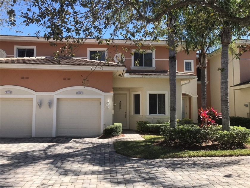 NEW PRICE AND OFFERED FURNISHED! Marvelous and very spacious 4/2 - Beach Home for sale in Vero Beach, Florida on Beachhouse.com