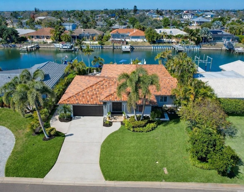 PRICE DROP! DID NOT FLOOD! Welcome to an exceptional waterfront - Beach Home for sale in St. Petersburg, Florida on Beachhouse.com