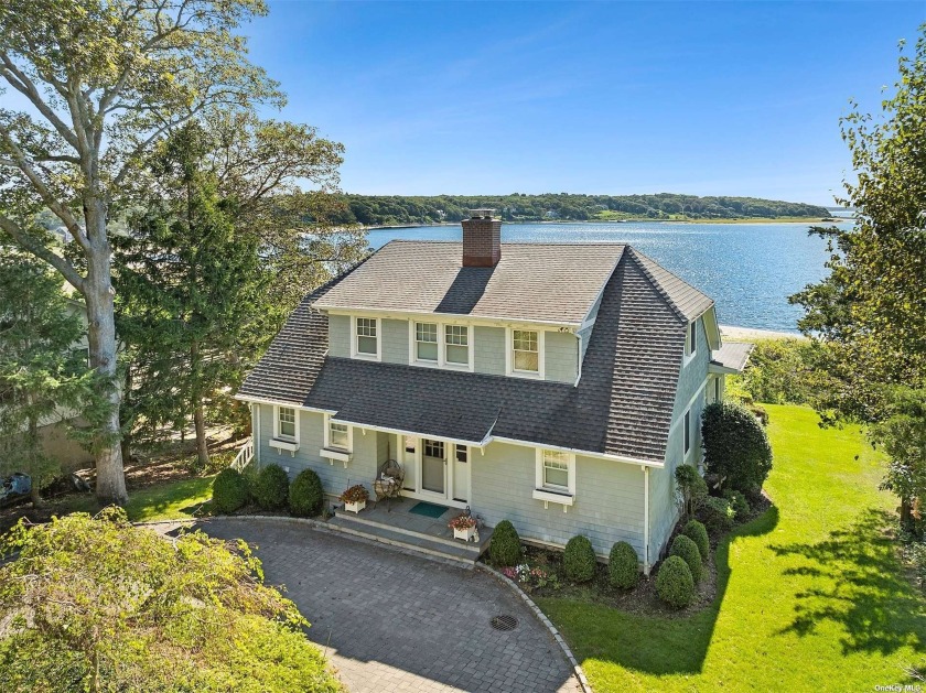 This remarkable cedar shake Fleet's Neck waterfront home custom - Beach Home for sale in Cutchogue, New York on Beachhouse.com