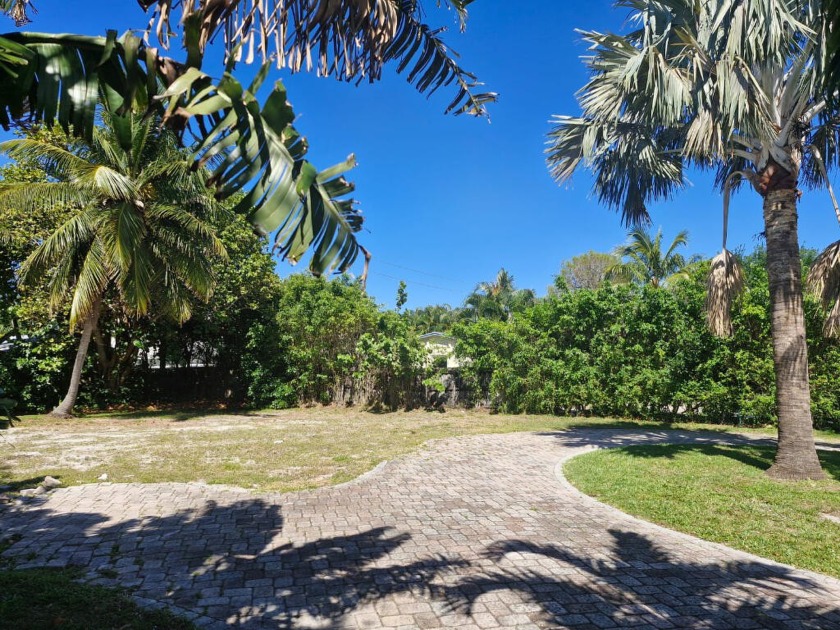 Opportunity to build new east of Olive Avenue WPB in the desired - Beach Lot for sale in West Palm Beach, Florida on Beachhouse.com