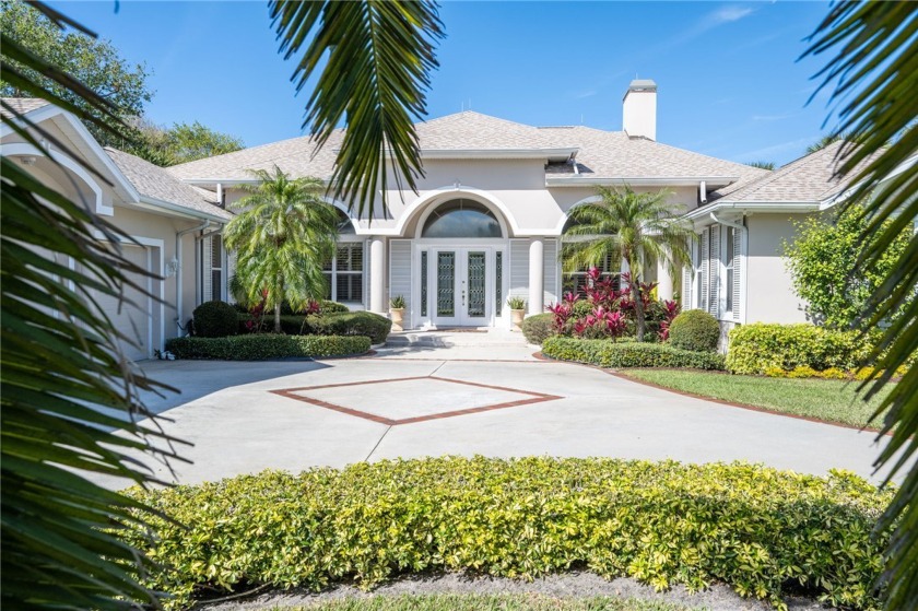 1/2 acre East of A1A, Large spacious rooms and high ceilings - Beach Home for sale in Vero Beach, Florida on Beachhouse.com